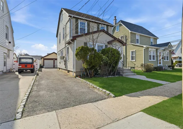 Photo 2 of Multi family home for sale at 160 Broad St, Williston Park, NY 11596 | MLS# 999752 | Listing updated on 2026-09-18