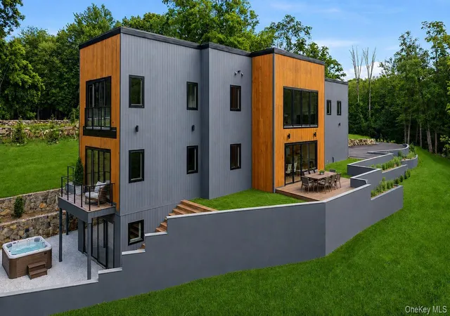 Single family home for sale at 41 Mead Rd, Armonk, NY 10504 | MLS# 999973
