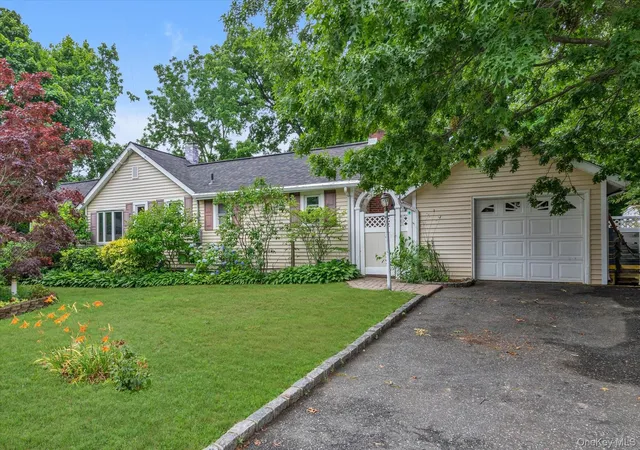 Photo 1 of Single family home for sale at 81 Union Ave, Amityville, NY 11701 | MLS# 000173 | Listing updated on 2026-09-16