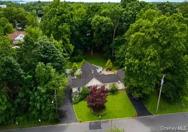 Photo 3 of Single family home for sale at 81 Union Ave, Amityville, NY 11701 | MLS# 000173 | Listing updated on 2026-09-16