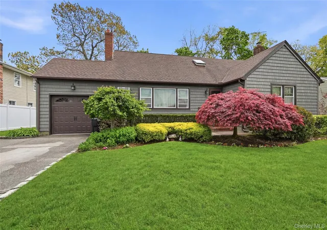 Photo 1 of Sale Pending at 41 Lane St, Lindenhurst, NY 11757 | MLS# 1000208 | Listing updated on 2026-09-18