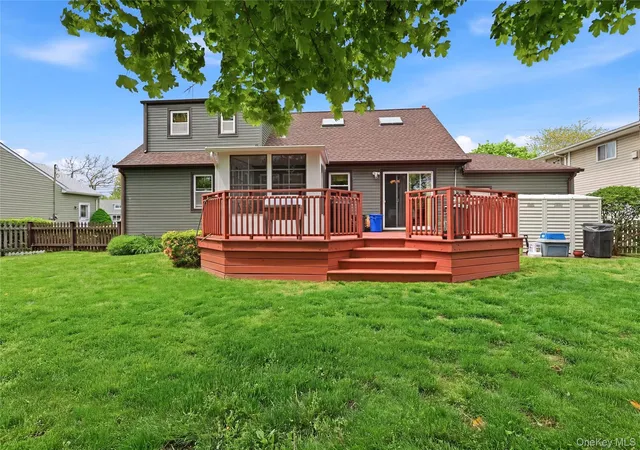 Photo 3 of Sale Pending at 41 Lane St, Lindenhurst, NY 11757 | MLS# 1000208 | Listing updated on 2026-09-18