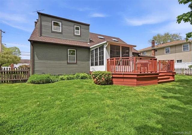 Photo 3 of Sale Pending at 41 Lane St, Lindenhurst, NY 11757 | MLS# 1000208 | Listing updated on 2026-09-18