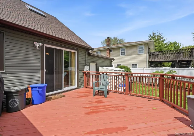 Photo 4 of Sale Pending at 41 Lane St, Lindenhurst, NY 11757 | MLS# 1000208 | Listing updated on 2026-09-18