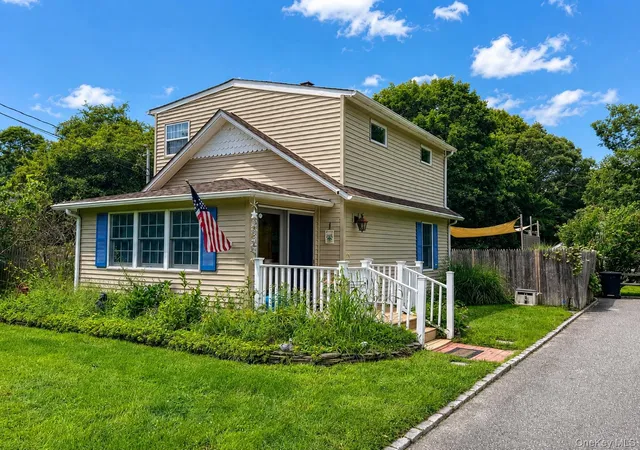 Photo 1 of Single family home for sale at 41 Summit Blvd, Southampton, NY 11977 | MLS# 1000601 | Listing updated on 2026-09-18