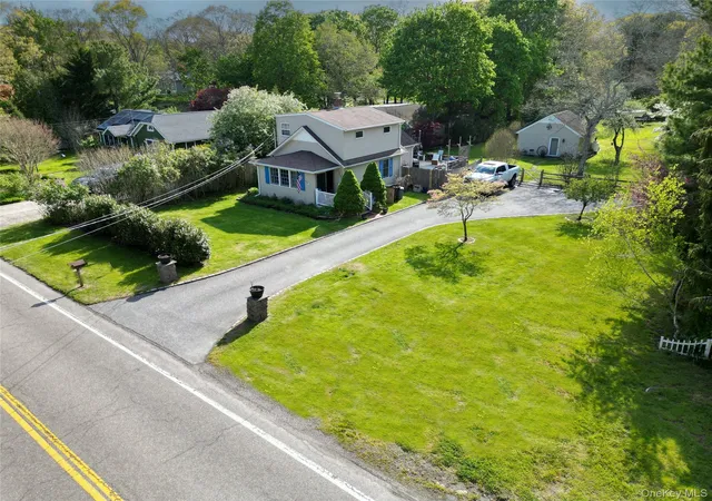 Photo 2 of Single family home for sale at 41 Summit Blvd, Southampton, NY 11977 | MLS# 1000601 | Listing updated on 2026-09-18