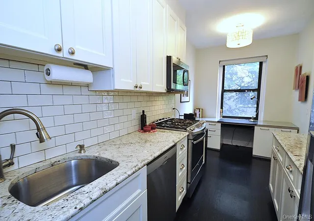 Condo for sale at 143 Garth Rd #4N, Scarsdale, NY 10583 | MLS# 1000951