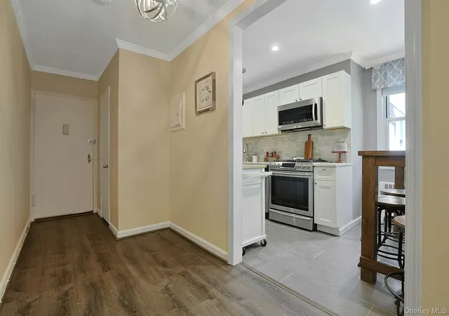 Photo 3 of Sale Pending at 15 Bryant Crescent #2G, White Plains, NY 10605 | MLS# 1001124 | Listing updated on 2026-09-18