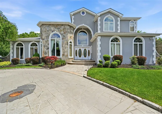 Photo 1 of Sale Pending at 12 Phillips Ln, Lake Grove, NY 11755 | MLS# 1001302 | Listing updated on 2026-09-18