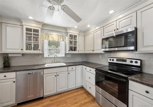 Photo 3 of Sale Pending at 1661 Old Country Rd #452A, Riverhead, NY 11901 | MLS# 1001359 | Listing updated on 2026-10-02