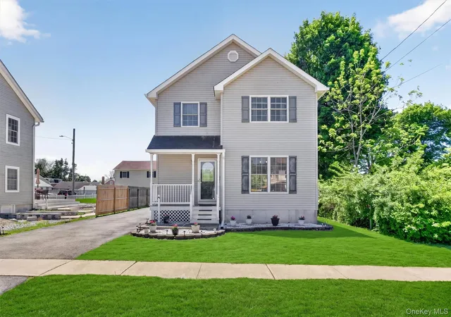 Photo 1 of Single family home for sale at 7 North St, Wappingers Falls, NY 12590 | MLS# 1001598 | Listing updated on 2026-09-16