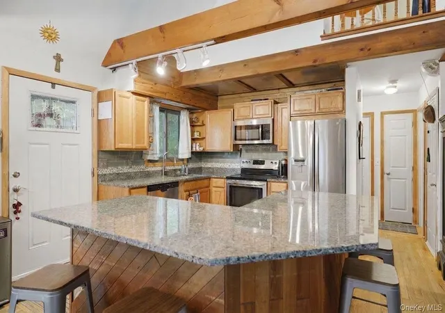 Photo 3 of Sale Pending at 5 Picardi Ct, East Fishkill, NY 12590 | MLS# 1002134 | Listing updated on 2026-09-18