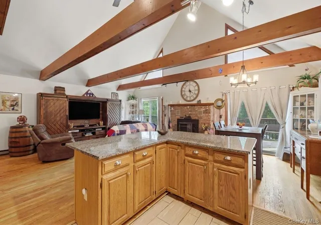 Photo 4 of Sale Pending at 5 Picardi Ct, East Fishkill, NY 12590 | MLS# 1002134 | Listing updated on 2026-09-18