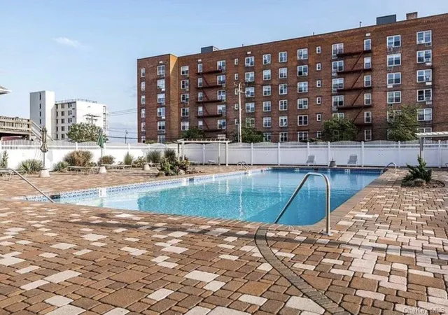Photo 4 of House for sale at 210 E Broadway #6J, Long Beach, NY 11561 | MLS# 1002961 | Listing updated on 2026-09-16