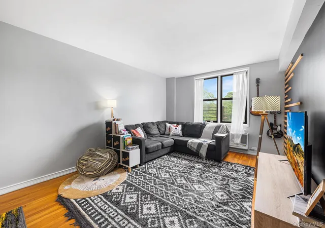 Listing Photo 5 - Condo for sale in building located at 555 Bronx River Rd, Yonkers, NY 10701 - Unit #3P
