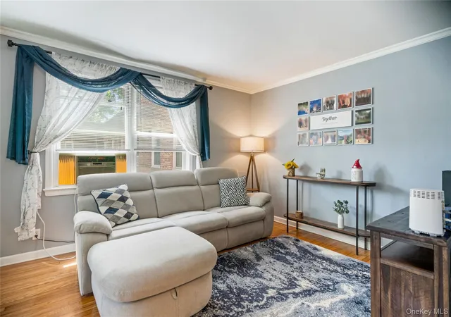 Photo 3 of Sale Pending at 1 Edwards St #2D, Roslyn Heights, NY 11577 | MLS# 1003693 | Listing updated on 2026-09-18