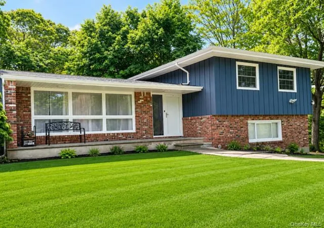 Photo 1 of Sale Pending at 6 George Ct, Brookhaven, NY 11764 | MLS# 1003800 | Listing updated on 2026-09-18