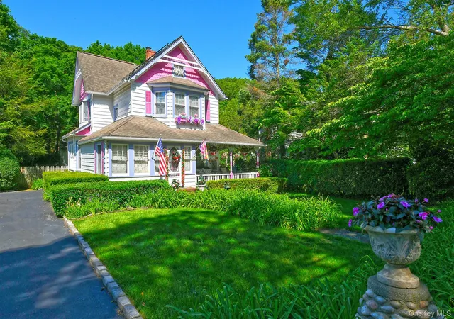 Photo 1 of Sale Pending at 277 Vernon Valley Rd, Huntington, NY 11768 | MLS# 1003824 | Listing updated on 2026-09-18