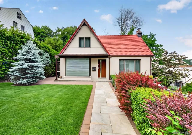 Photo 2 of Sale Pending at 6 Judson Ave, Ardsley, NY 10502 | MLS# 1004395 | Listing updated on 2026-09-18