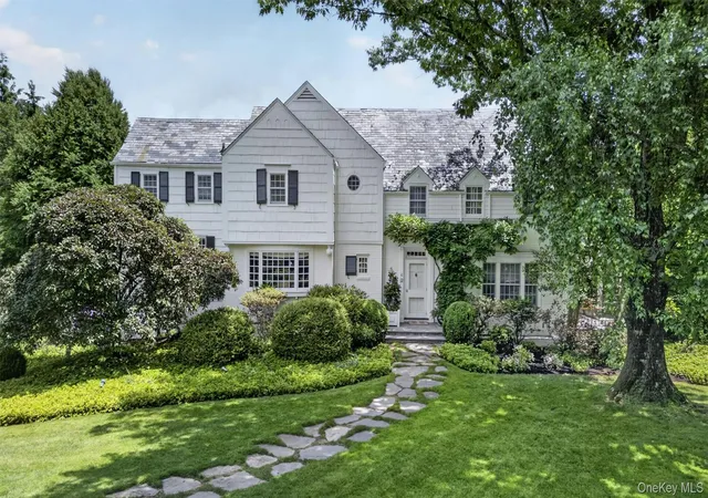 Photo 1 of Sale Pending at 6 Hillair Cir, White Plains, NY 10605 | MLS# 1004533 | Listing updated on 2026-09-18