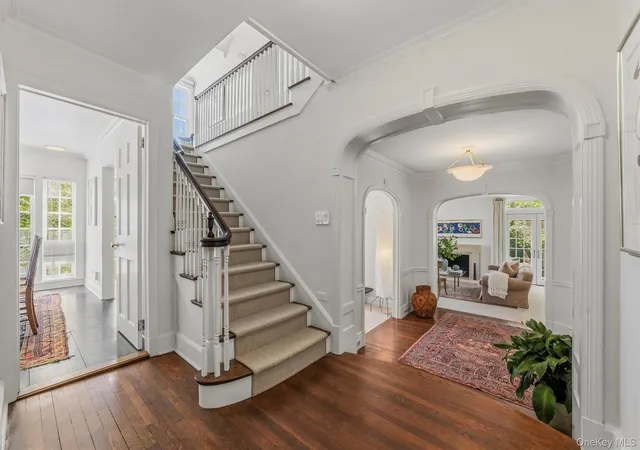 Photo 3 of Sale Pending at 6 Hillair Cir, White Plains, NY 10605 | MLS# 1004533 | Listing updated on 2026-09-18