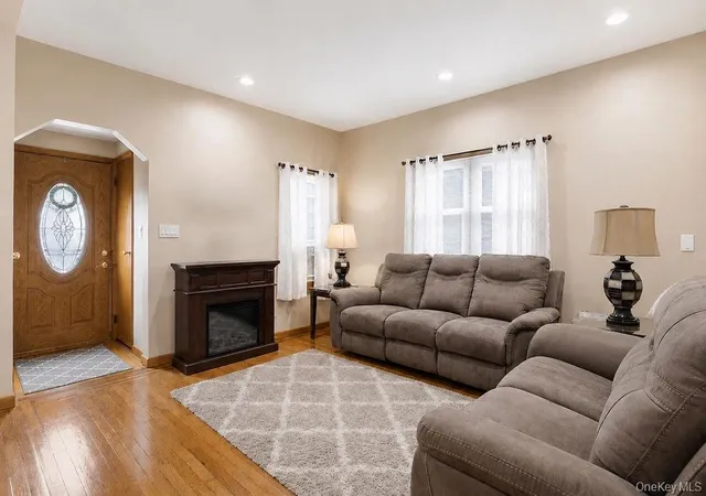 Photo 2 of Single family home for sale at 151 27 11th Avenue, New York, NY 11357 | MLS# 1004634 | Listing updated on 2026-09-17