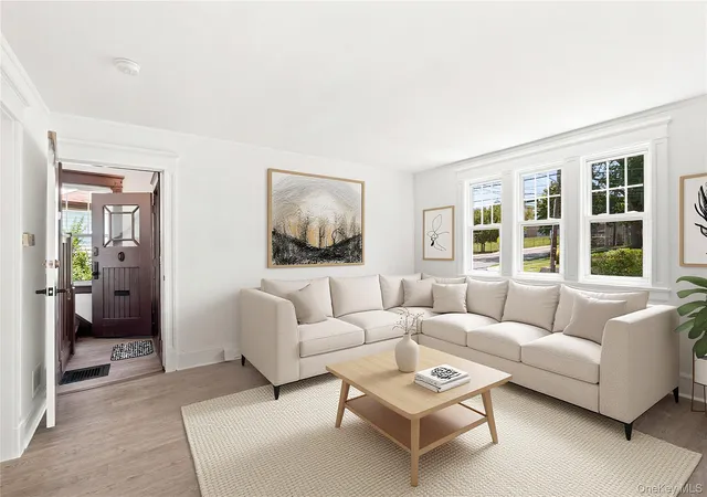 Photo 4 of Sale Pending at 184 W Post Rd, White Plains, NY 10606 | MLS# 1004653 | Listing updated on 2026-09-18