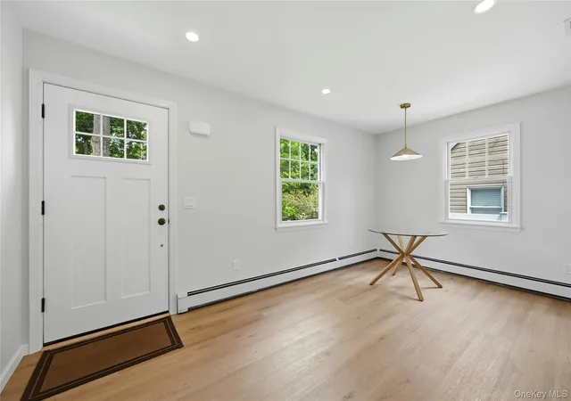 Photo 3 of Single family home for sale at 192 Iceland Dr, Huntington, NY 11746 | MLS# 1005032 | Listing updated on 2026-09-18