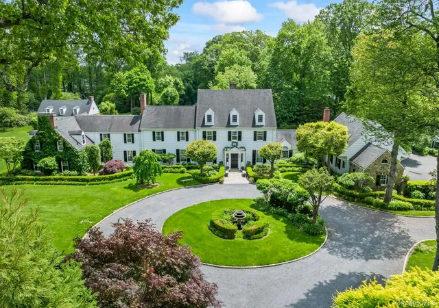 Photo 2 of Mansion for sale at 8 Stonegate Ln, Oyster Bay, NY 11545 | MLS# 1005247 | Listing updated on 2026-09-18