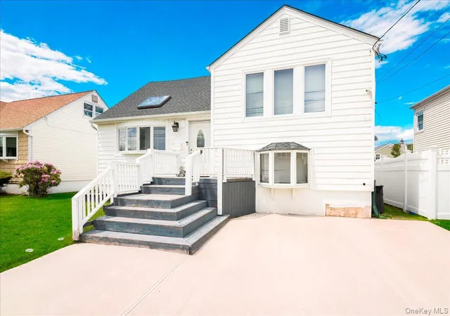 Photo 3 of Sale Pending at 52 Martha St, Hempstead, NY 11520 | MLS# 1005561 | Listing updated on 2026-09-18