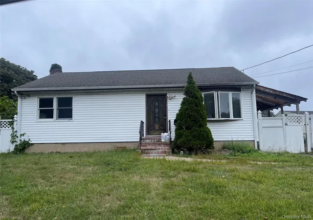 Photo 1 of Sale Pending at 3 Surrey Dr, Amityville, NY 11701 | MLS# 1005618 | Listing updated on 2026-09-18
