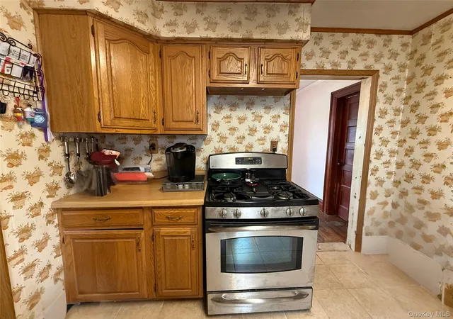 Photo 3 of Sale Pending at 6 White St, Port Jervis, NY 12771 | MLS# 1005711 | Listing updated on 2026-09-18