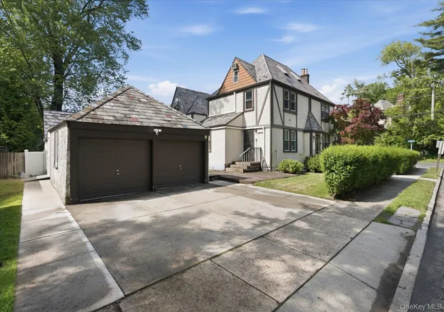 Photo 3 of Sale Pending at 261 21 Pembroke Ave, North Hempstead, NY 11020 | MLS# 1006657 | Listing updated on 2026-09-18