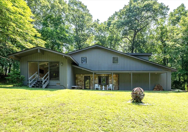 Single family home for sale at 4 Wheeler Rd, North Salem, NY 10560 | MLS# 1007138