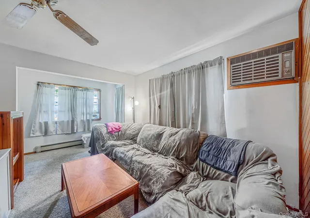 Photo 3 of Sale Pending at 561 Chestnut St, Babylon, NY 11757 | MLS# 1007199 | Listing updated on 2026-09-18
