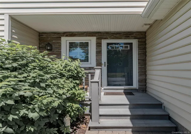 Photo 2 of Single family home for sale at 64 Hudson View Ter, Hyde Park, NY 12538 | MLS# 1007430 | Listing updated on 2026-09-18