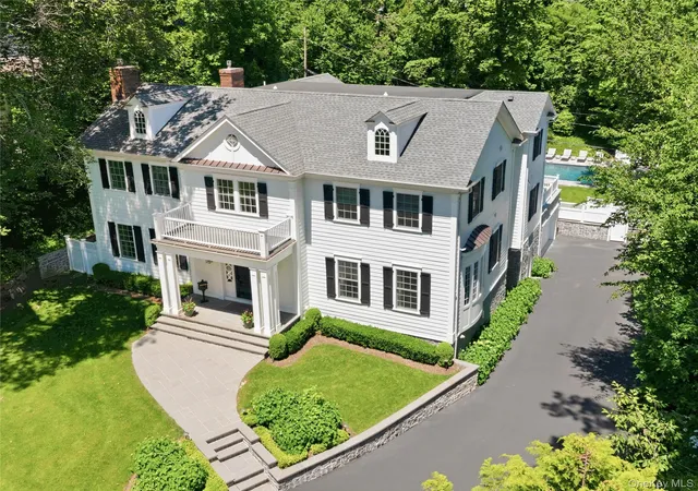 Photo 3 of Mansion for sale at 55 Plymouth Rd, Manhasset, NY 11030 | MLS# 1007749 | Listing updated on 2026-09-18