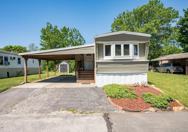 Photo 2 of Sale Pending at 66 Minuteman Dr, Bohemia, NY 11716 | MLS# 1007928 | Listing updated on 2026-09-18