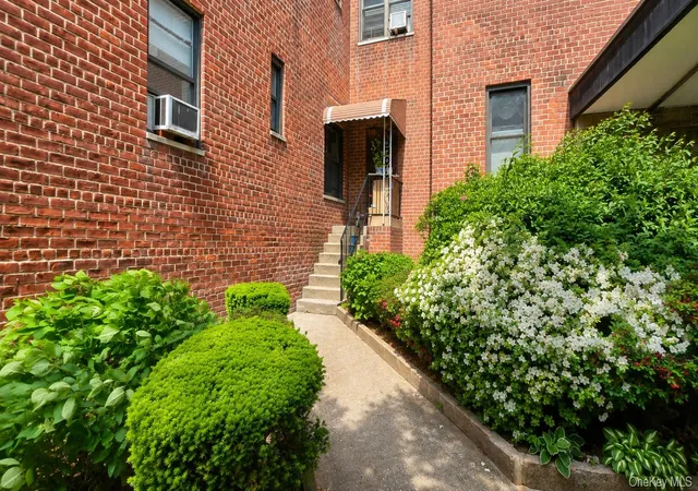 Photo 2 of Condo for sale at 11 Bronx River Rd #1M, Yonkers, NY 10704 | MLS# 1008339 | Listing updated on 2026-09-18
