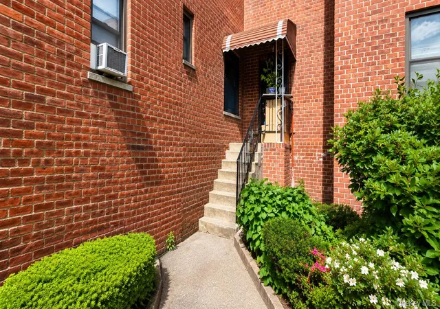Photo 3 of Condo for sale at 11 Bronx River Rd #1M, Yonkers, NY 10704 | MLS# 1008339 | Listing updated on 2026-09-18