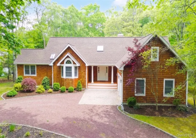 Photo 1 of Sale Pending at 33 Windwood Ct, Southampton, NY 11977 | MLS# 1008472 | Listing updated on 2026-09-18