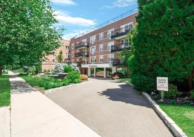 Photo 2 of Sale Pending at 25 Canterbury Rd #1M, North Hempstead, NY 11021 | MLS# 1008477 | Listing updated on 2026-09-18