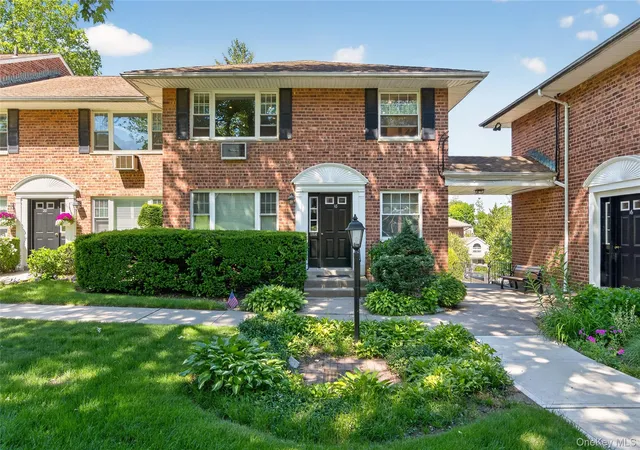 Photo 1 of Sale Pending at 18u Madison Park Gdns #18U, North Hempstead, NY 11050 | MLS# 1008532 | Listing updated on 2026-09-18