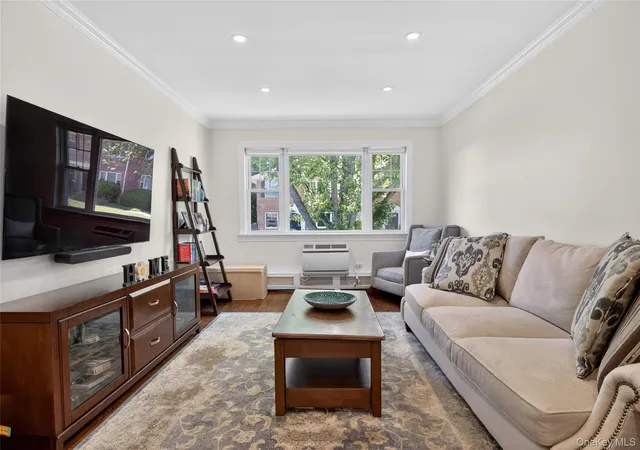 Photo 3 of Sale Pending at 18u Madison Park Gdns #18U, North Hempstead, NY 11050 | MLS# 1008532 | Listing updated on 2026-09-18