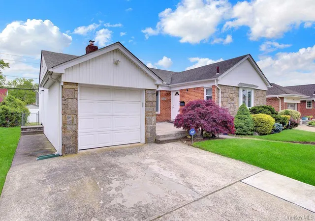 Photo 3 of Sale Pending at 1662 Sherbourne Rd, Hempstead, NY 11580 | MLS# 1008910 | Listing updated on 2026-09-18