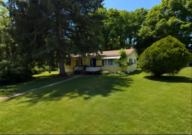 Photo 2 of Sale Pending at 514 Mark Twain Dr, Montgomery, NY 12586 | MLS# 1009051 | Listing updated on 2026-09-17