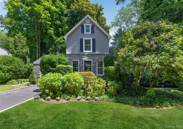 Photo 1 of Sale Pending at 136 Lodge Ave, Huntington, NY 11746 | MLS# 1009624 | Listing updated on 2026-09-18