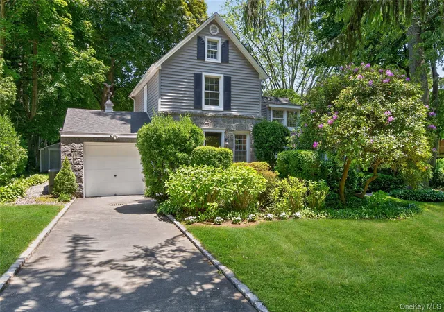 Photo 2 of Sale Pending at 136 Lodge Ave, Huntington, NY 11746 | MLS# 1009624 | Listing updated on 2026-09-18