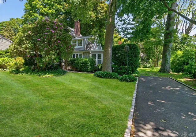 Photo 3 of Sale Pending at 136 Lodge Ave, Huntington, NY 11746 | MLS# 1009624 | Listing updated on 2026-09-18