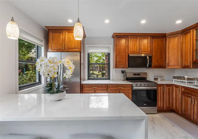 Photo 2 of Sale Pending at 168 01 18th Avenue #3-135, Whitestone, NY 11357 | MLS# 1009775 | Listing updated on 2026-09-18